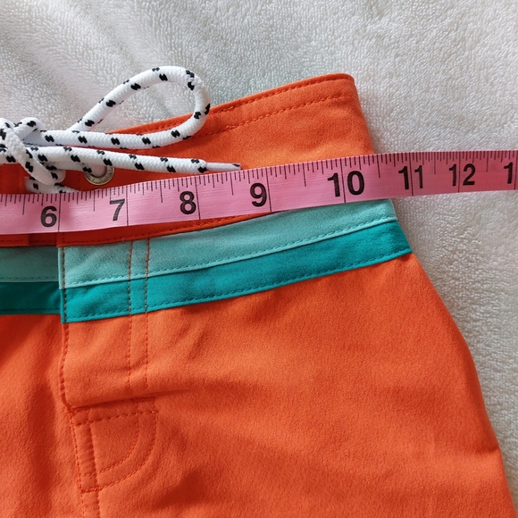 Set of Boy's Greenline Board Shorts and Crewcuts Short Sleeve Rashguard, size 4 - Picture 9 of 16